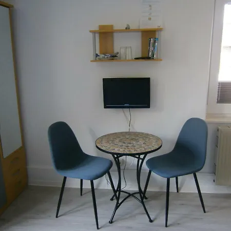 Haus Steinbach 招待所 3*